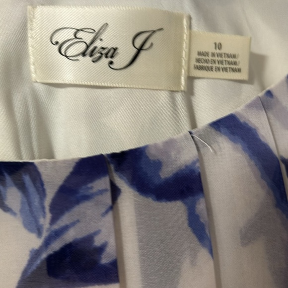 Eliza J Blue and Cream Floral Maxi Dress - Picture 3 of 4